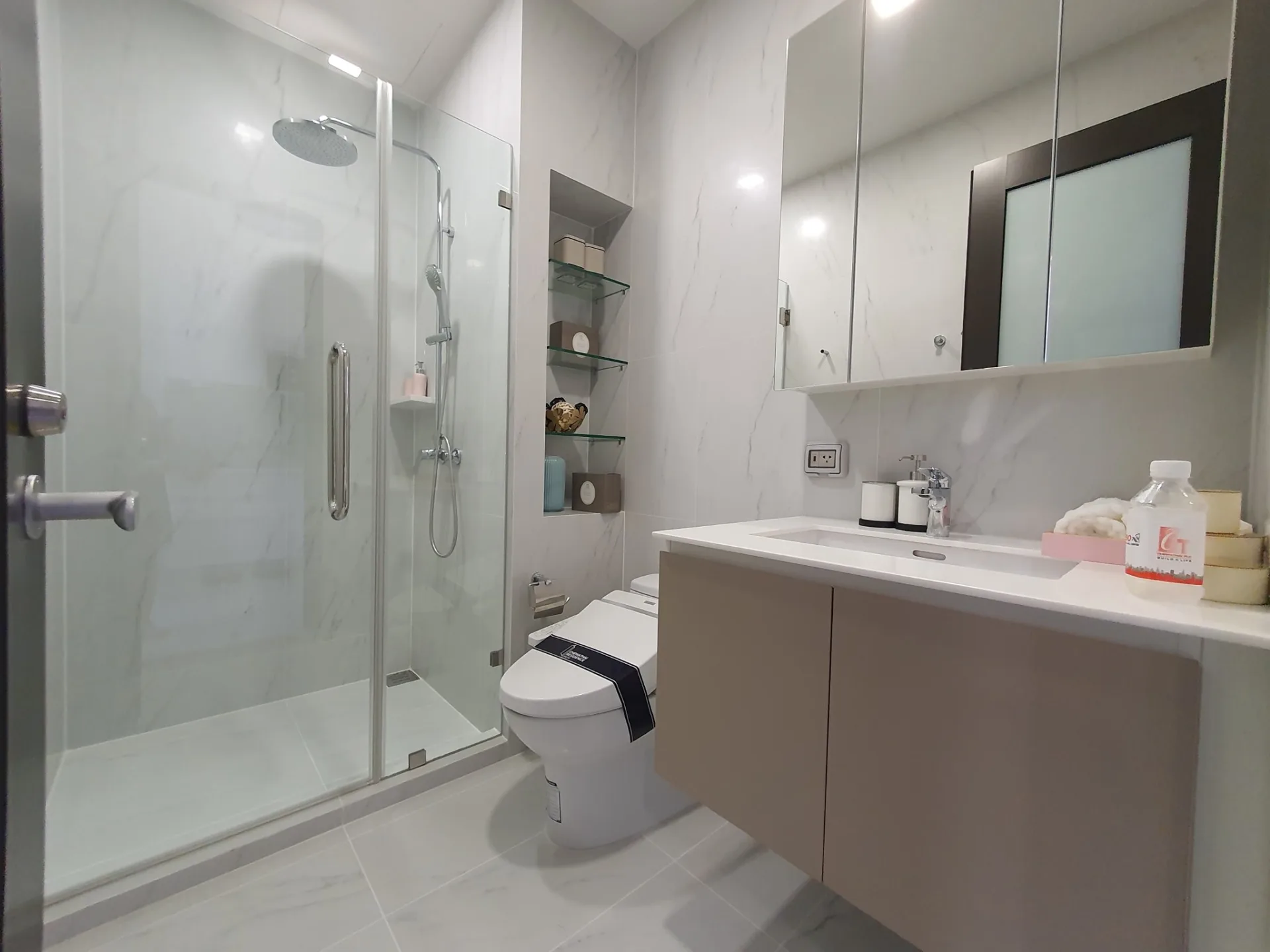 Property photos for Chewathai Residence Asoke