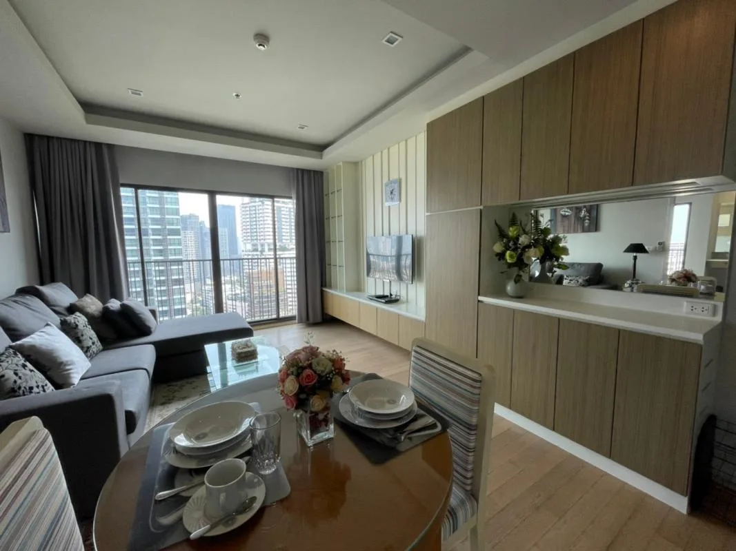 Property photos for Noble Refine