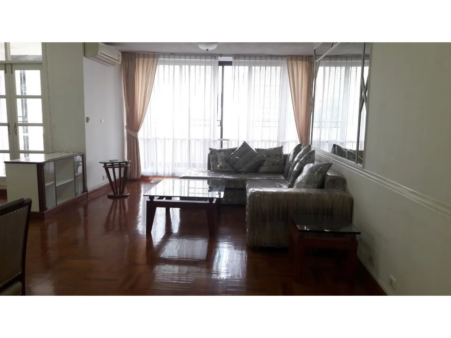 Property photos for Vanicha Park Langsuan