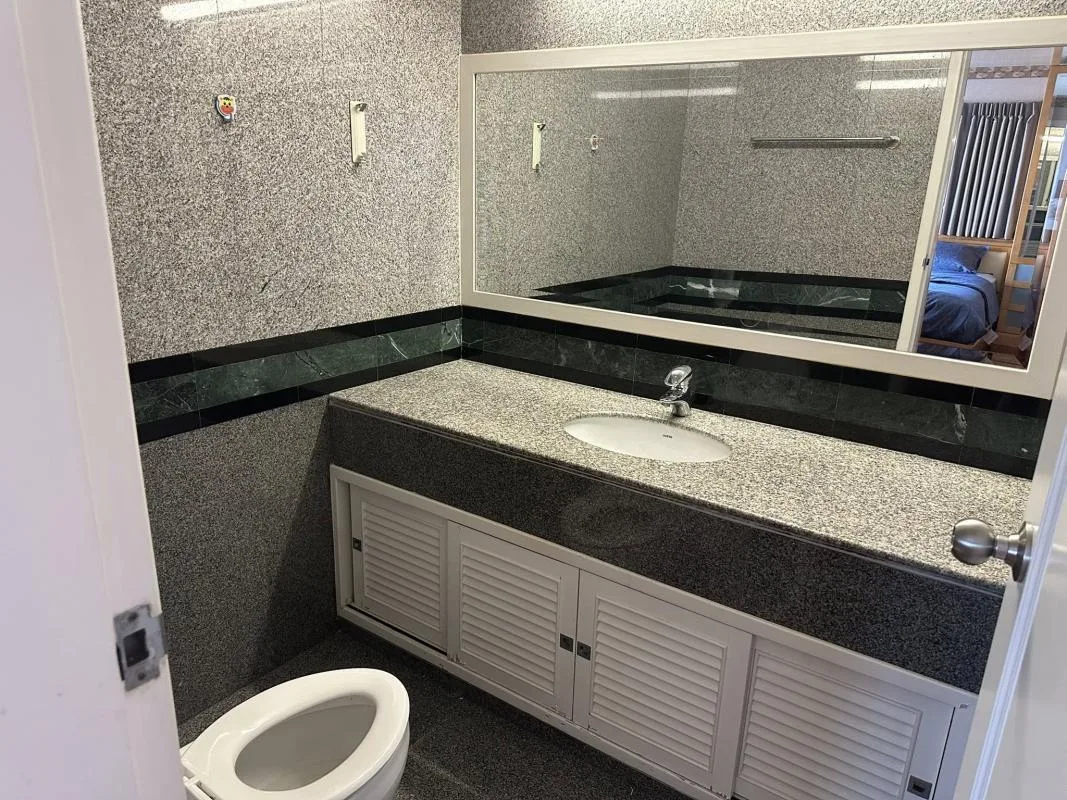 Property photos for Baan Ploenchit