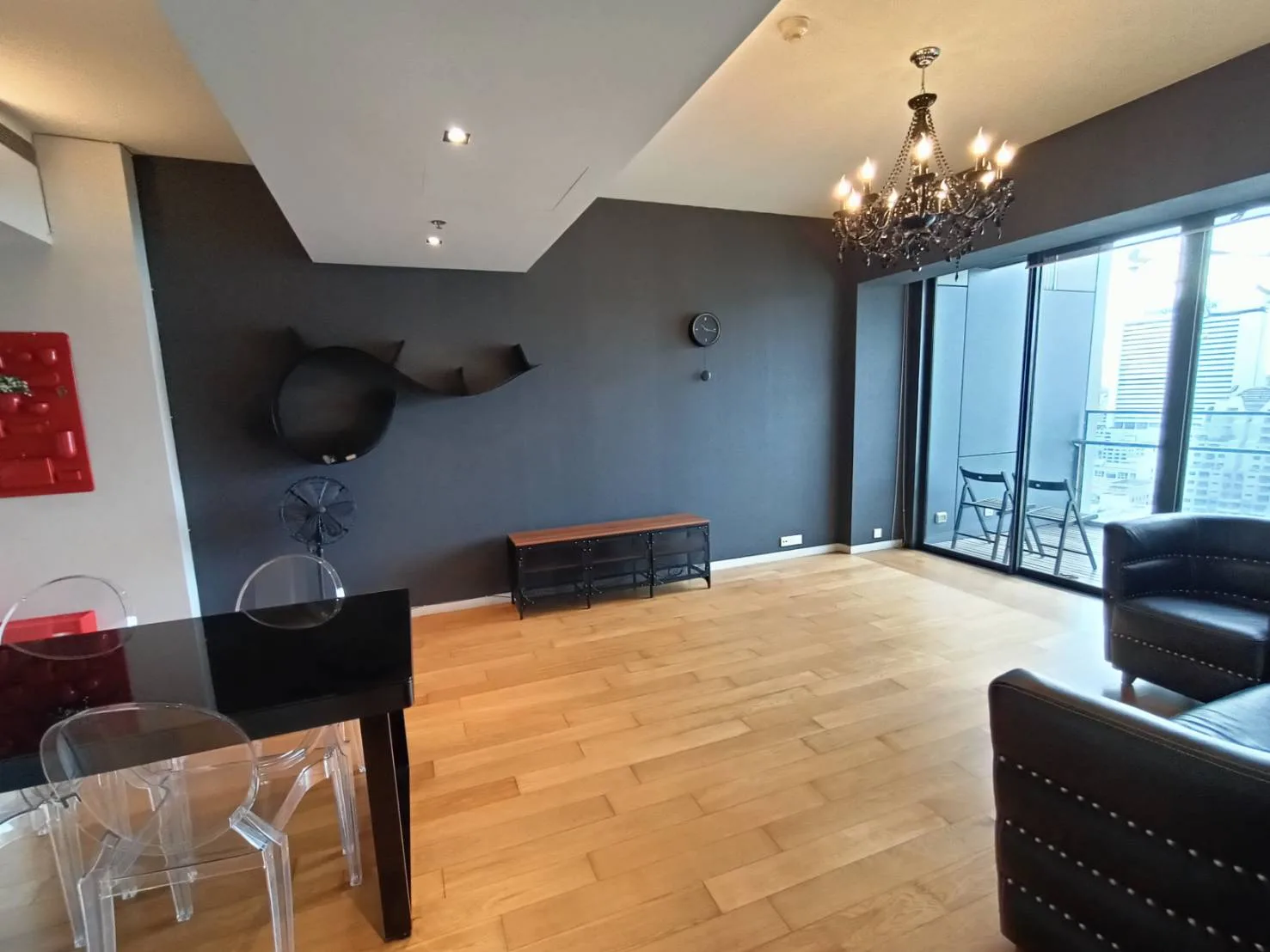 Property photos for The Met