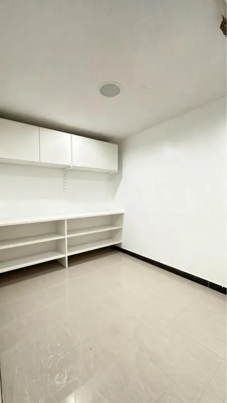 Property photos for State Tower