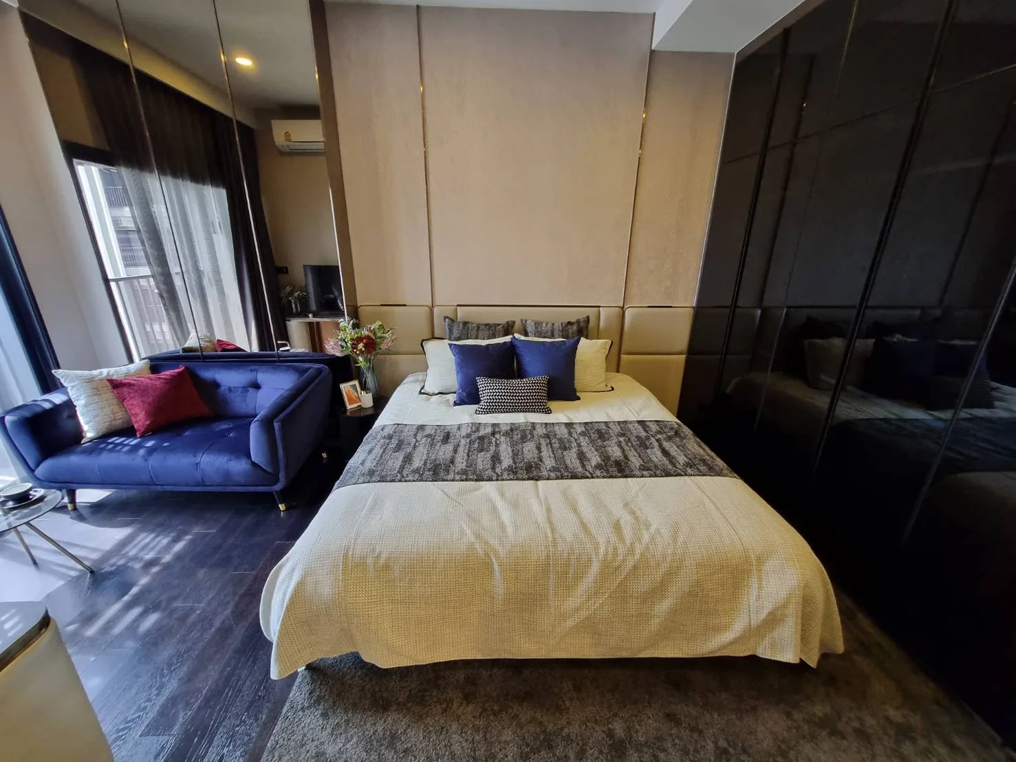 Property photos for Park Origin Thonglor