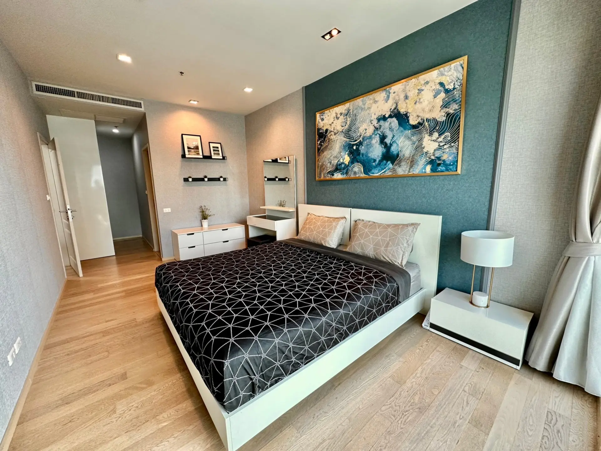 Property photos for Noble Refine