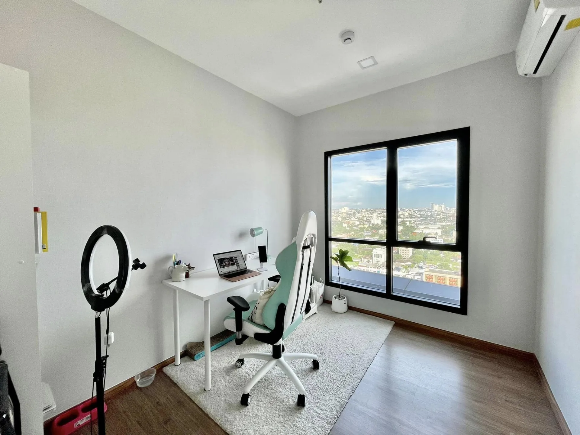 Property photos for Metris Rama 9-ramkhamhaeng