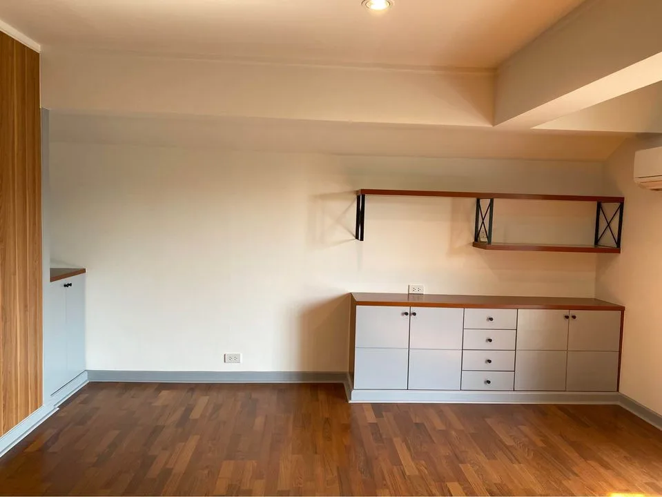 Property photos for Noble house