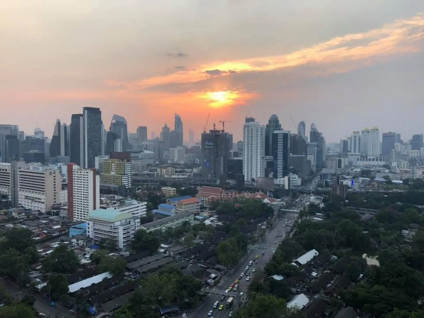 Property photos for Lumpini Suite Phetchaburi - Makkasan