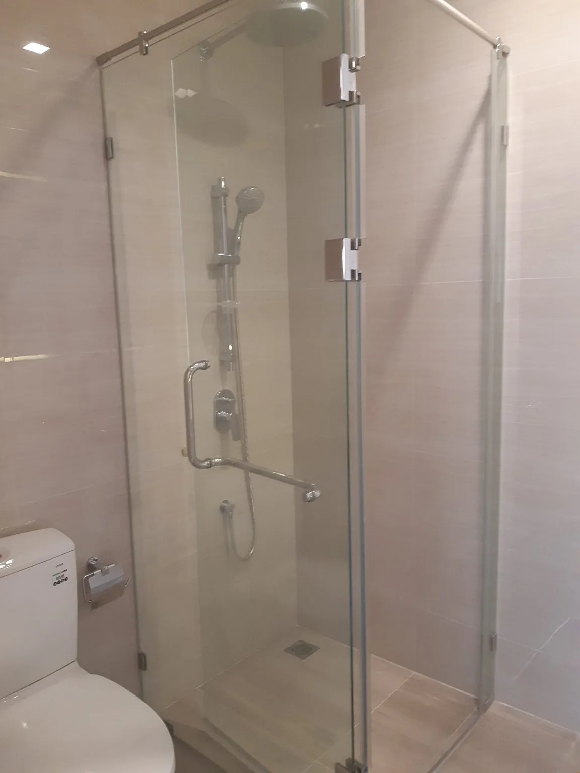 Property photos for Noble BE 33