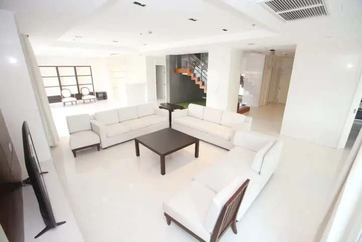 Property photos for Royal Residence Park