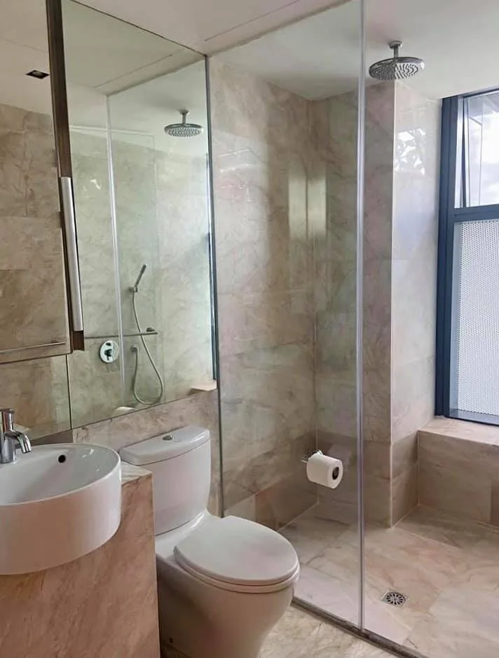 Property photos for The Met