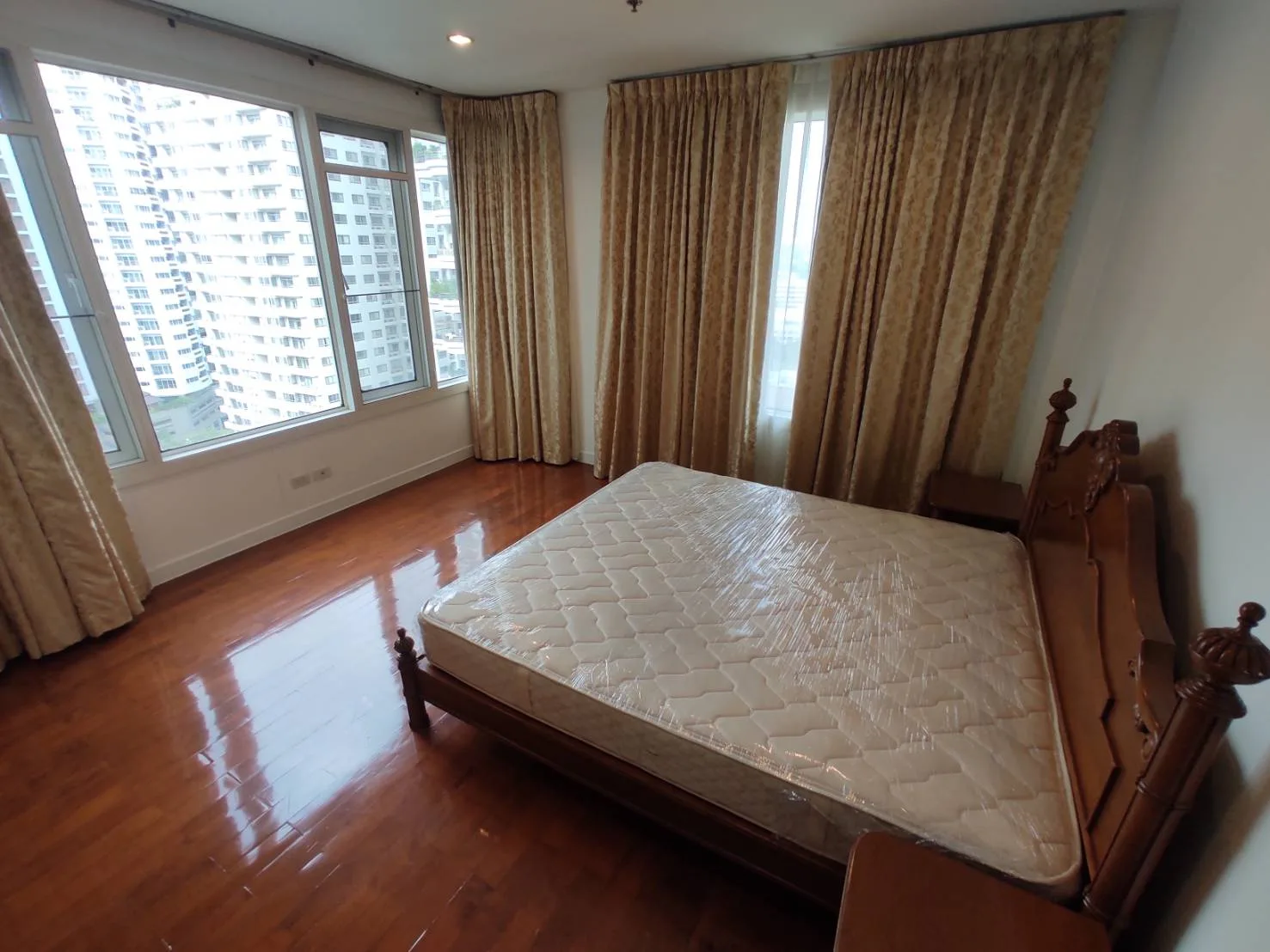 Property photos for Baan Siri 24