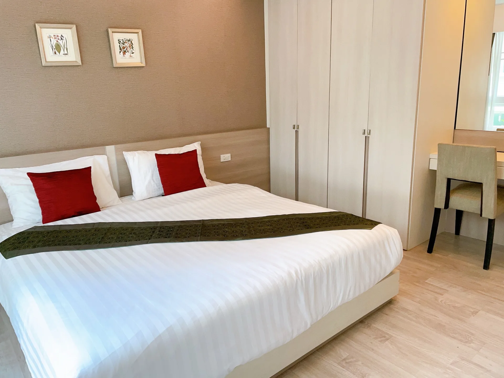 Property photos for Triple Oaks Service  Apartment Sukhumvit 33