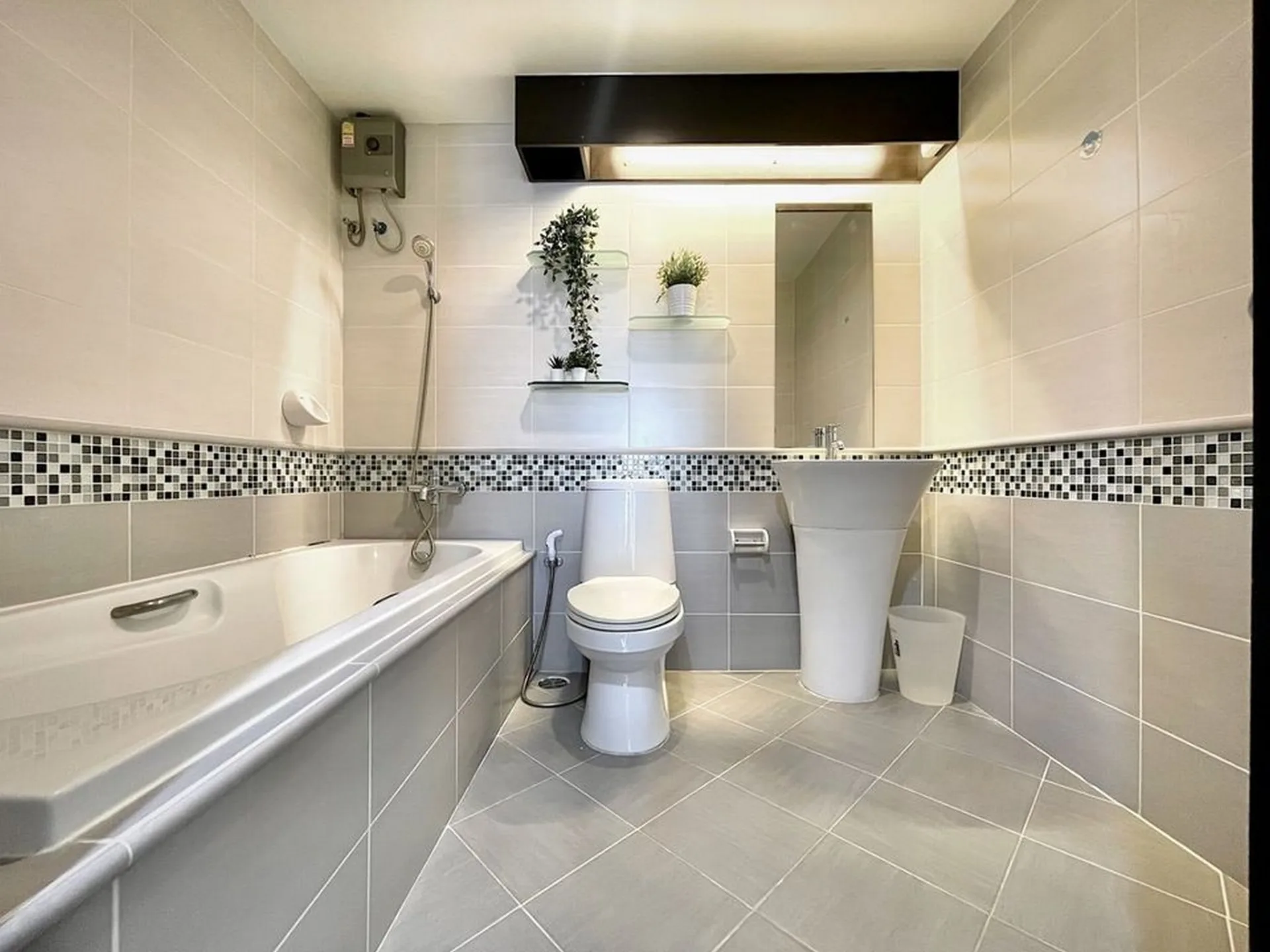 Property photos for The Waterford Sukhumvit 50 Onnut