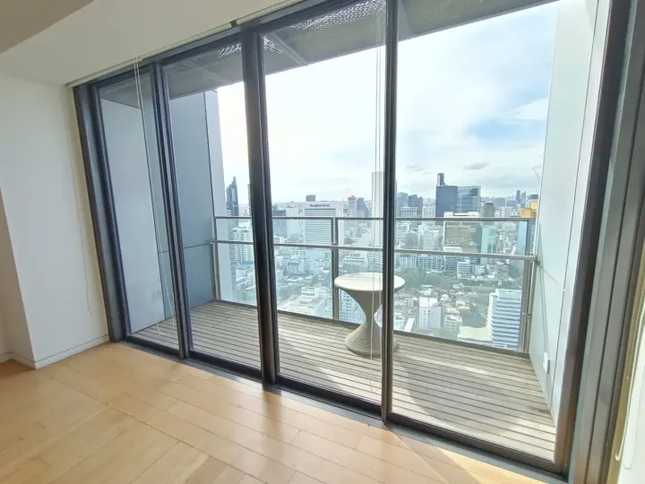 Property photos for The Met