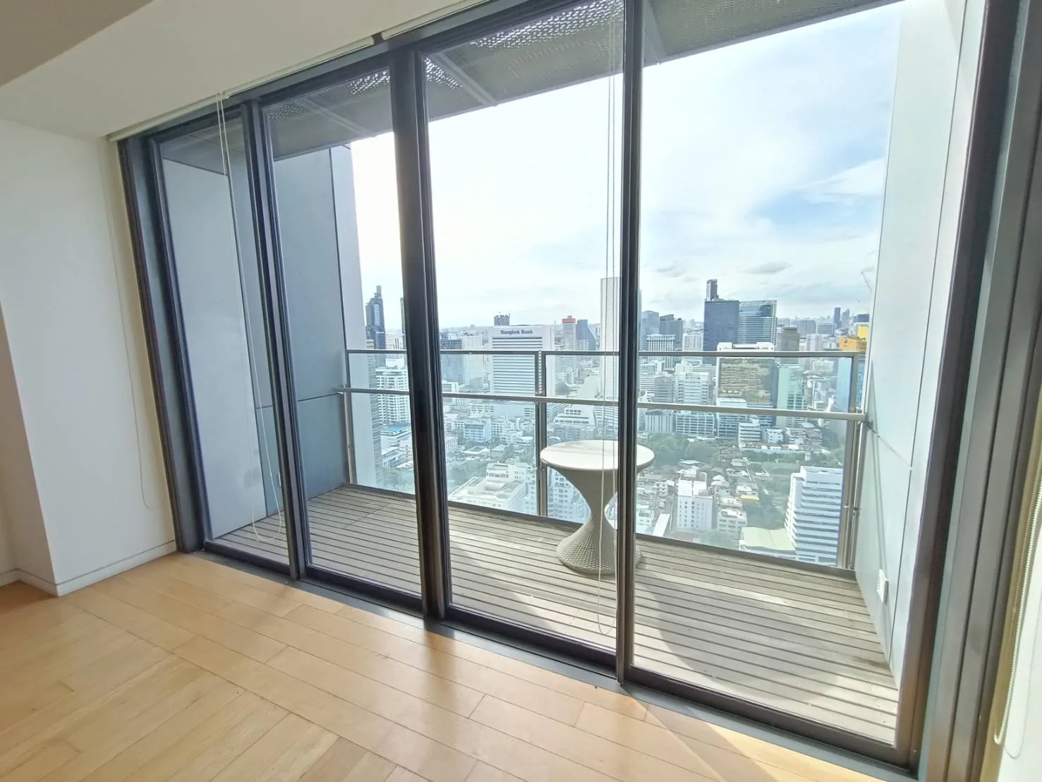Property photos for The Met