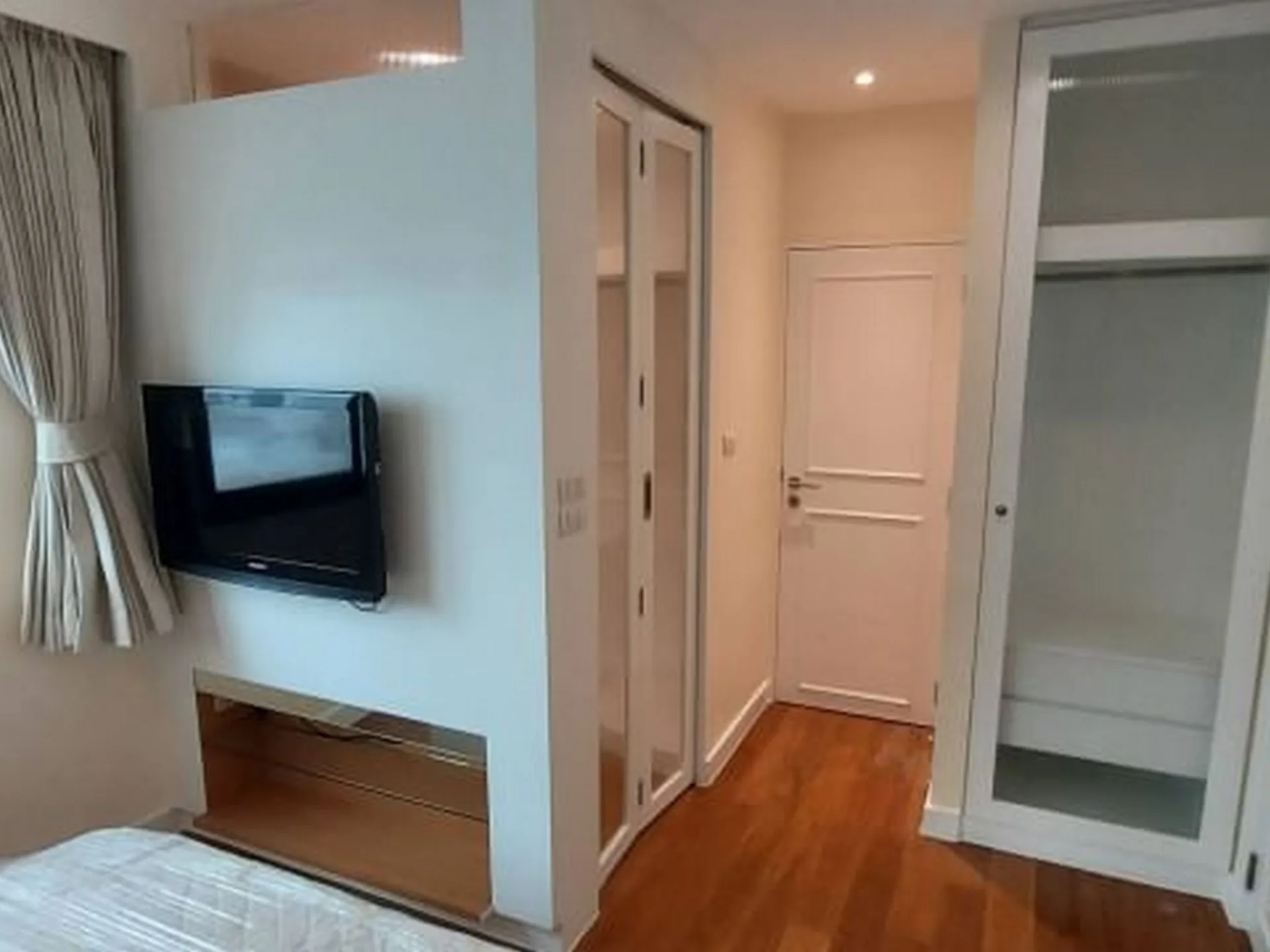 Property photos for Sathorn Gardens