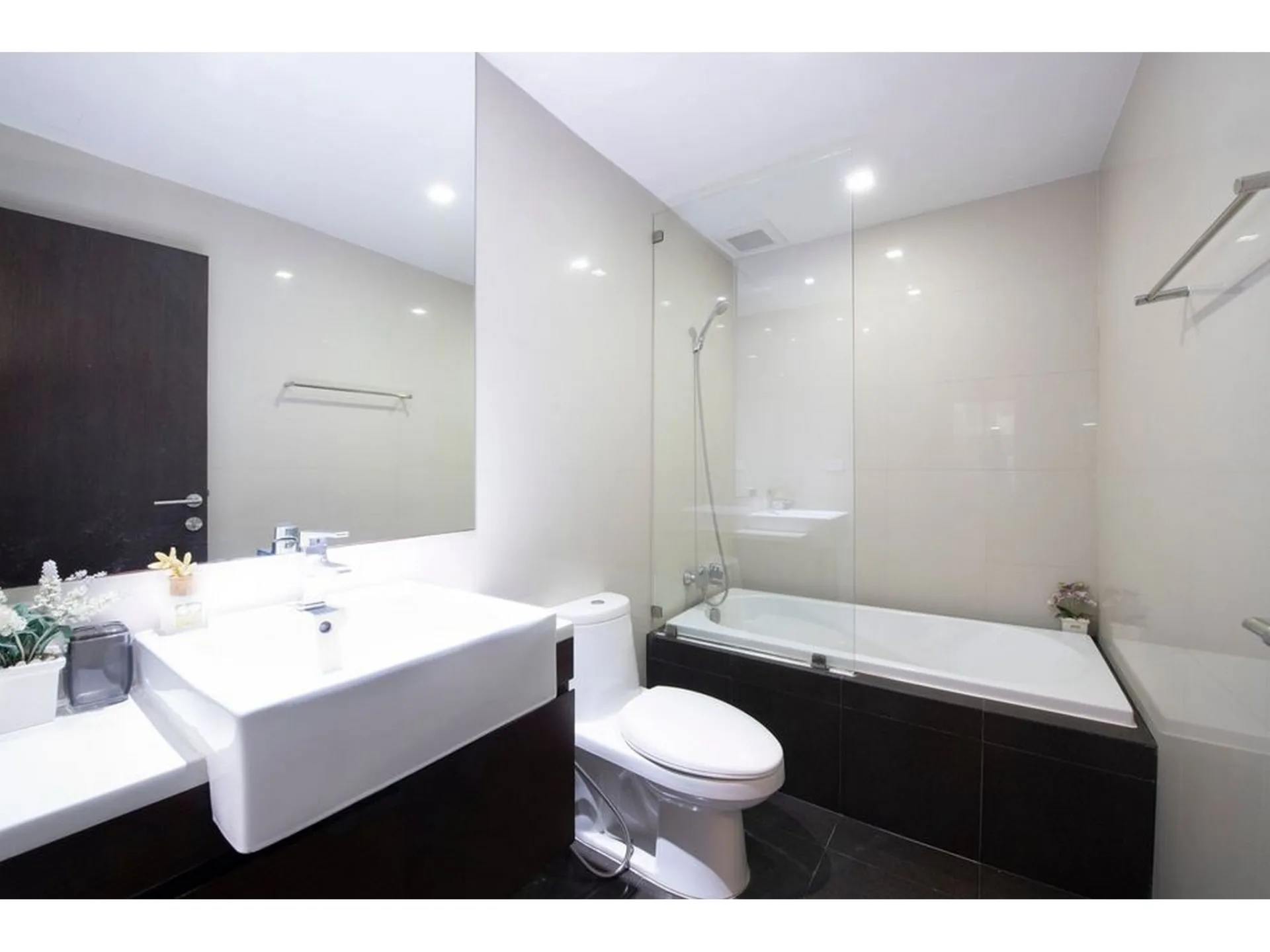 Property photos for Noble Remix2