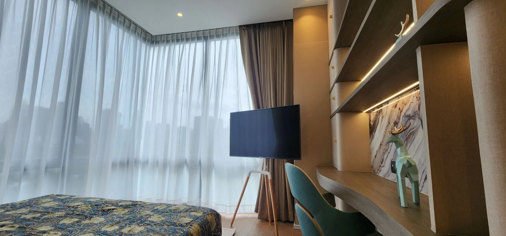 Property photos for Muniq Langsuan