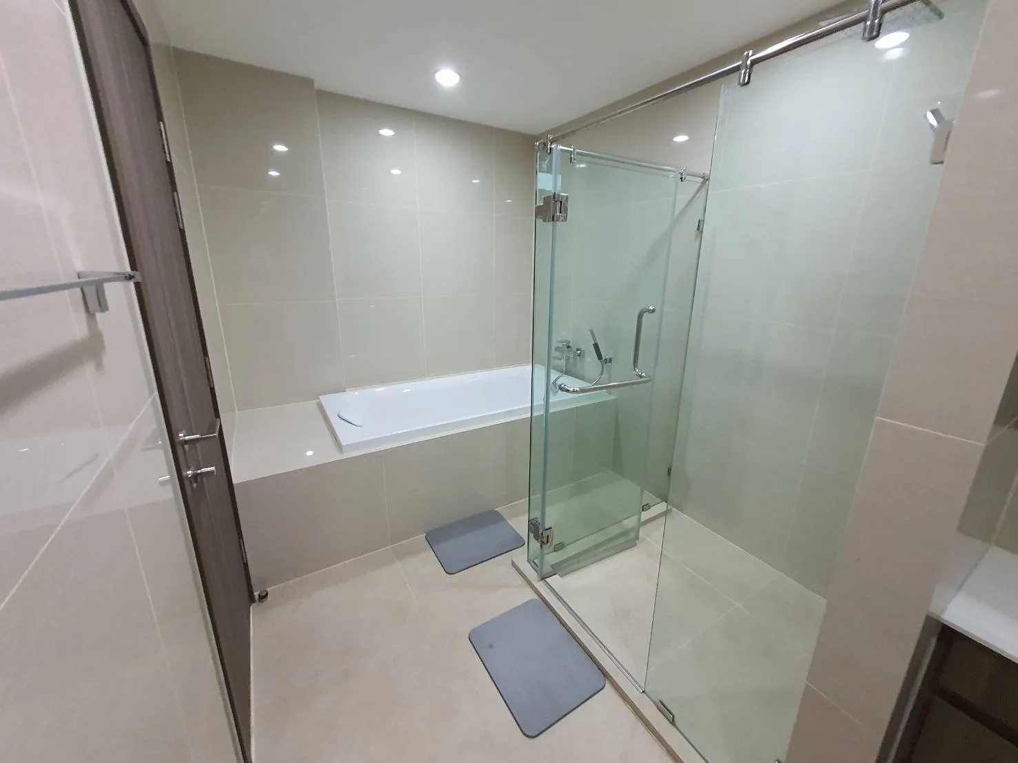 Property photos for IDEO Mobi Sukhumvit 66