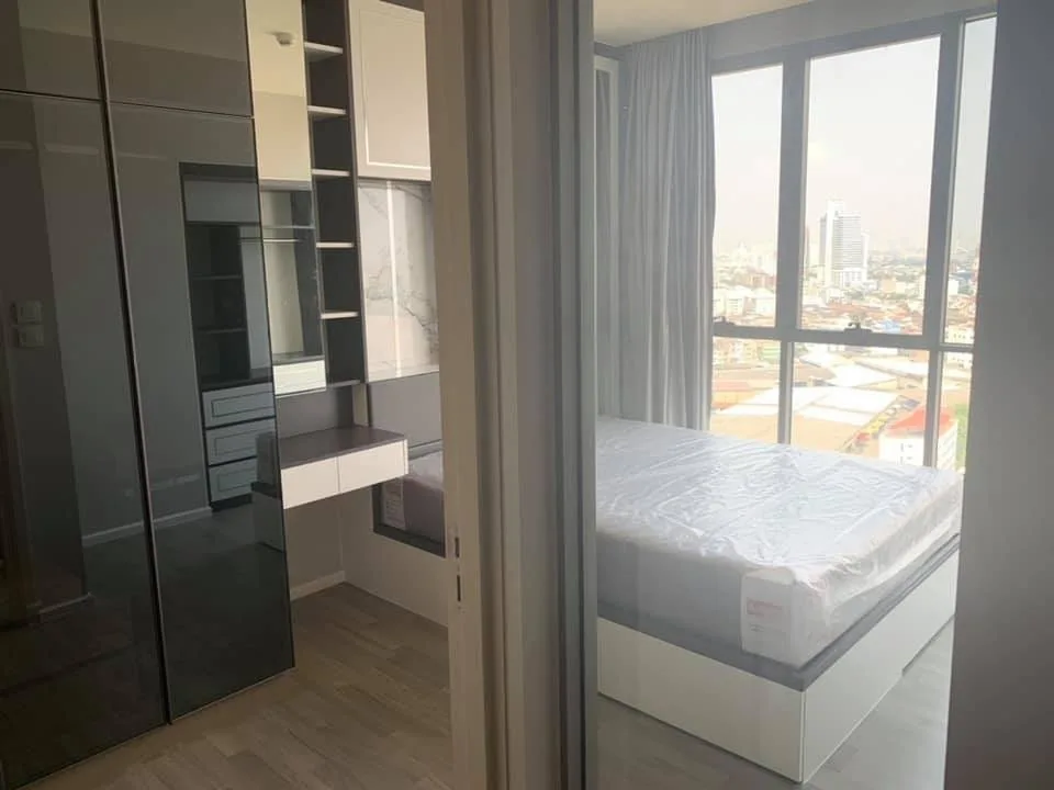 Property photos for The Room Sathorn - St.Louis