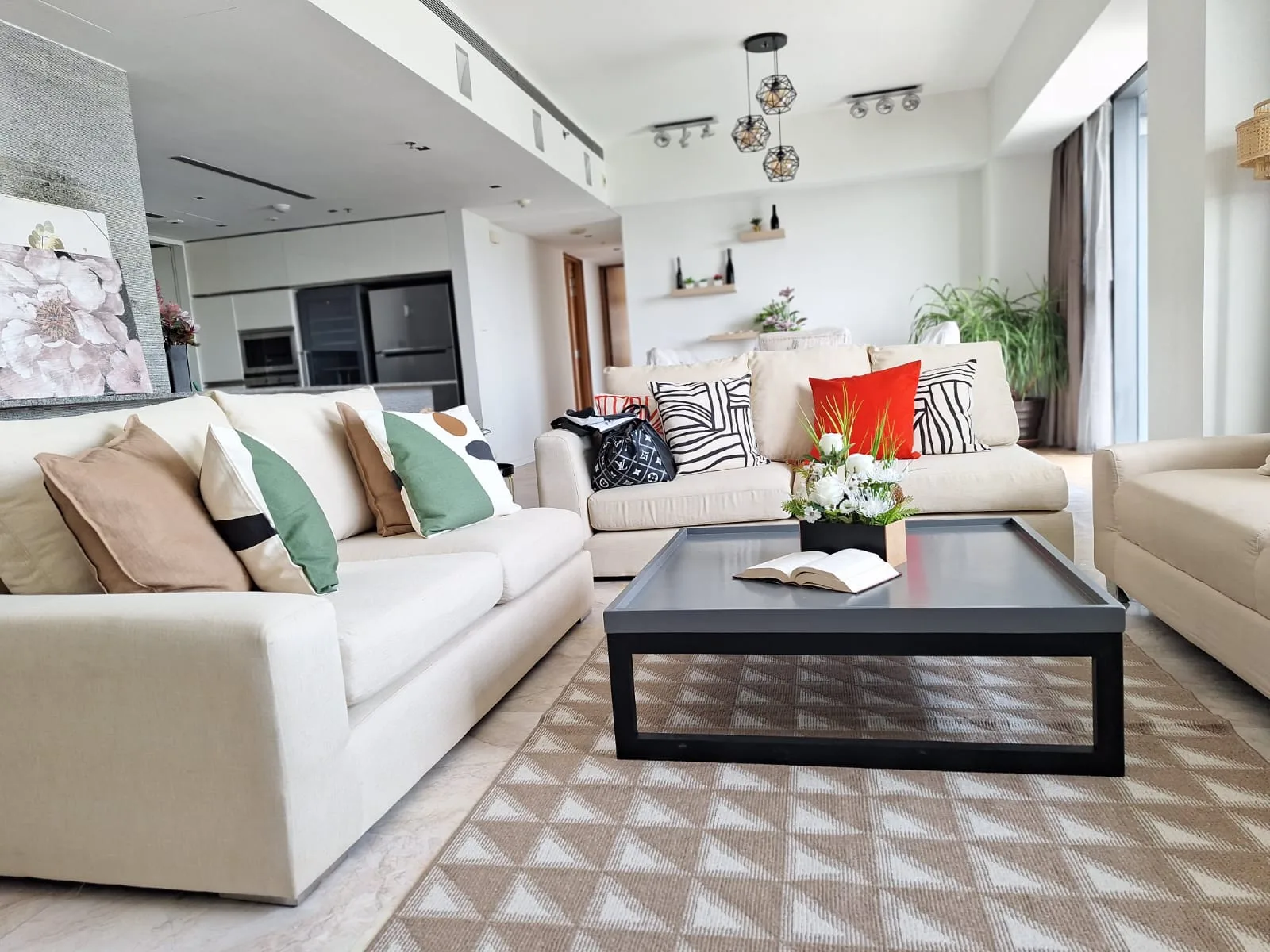 Property photos for The Met