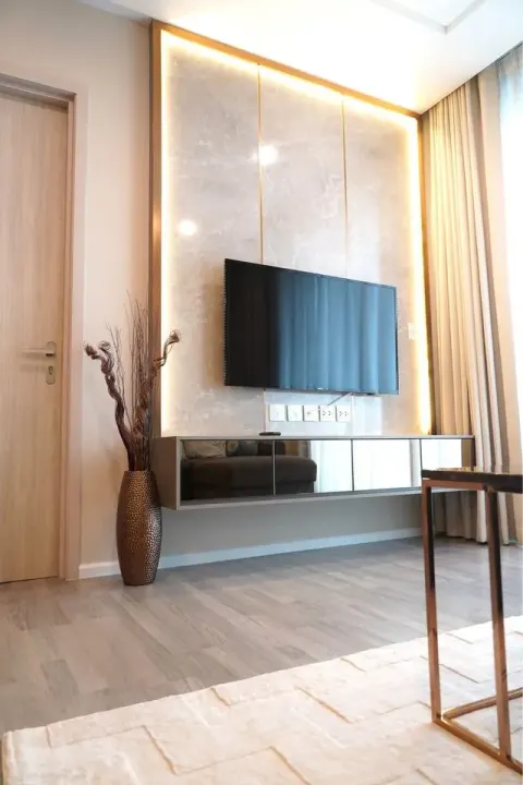 Property photos for 333 Riverside