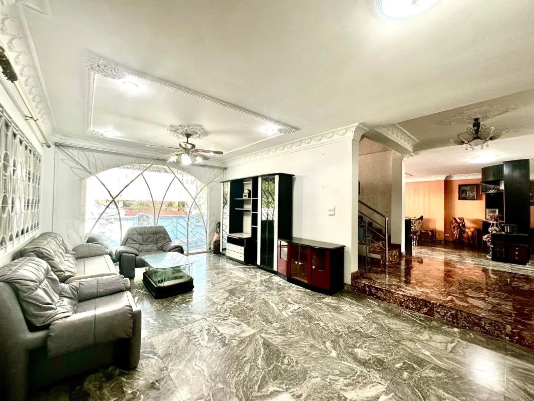 Property photos for Single House 4/109