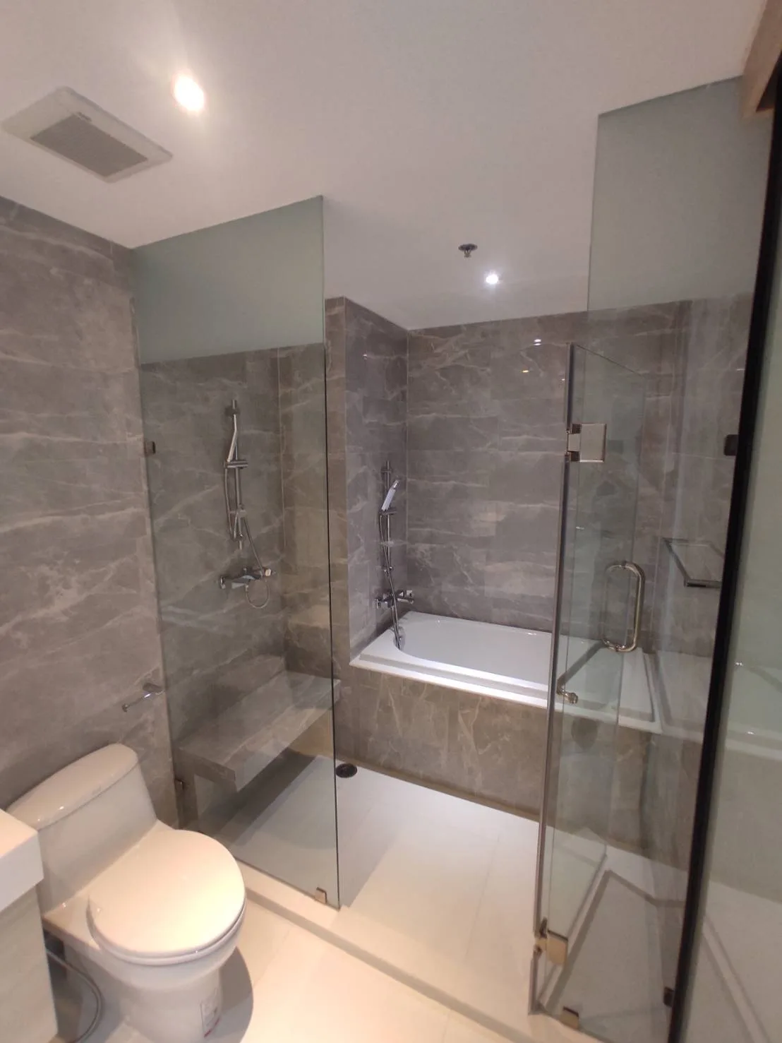 Property photos for Baan Santisuk Sukhumvit 38