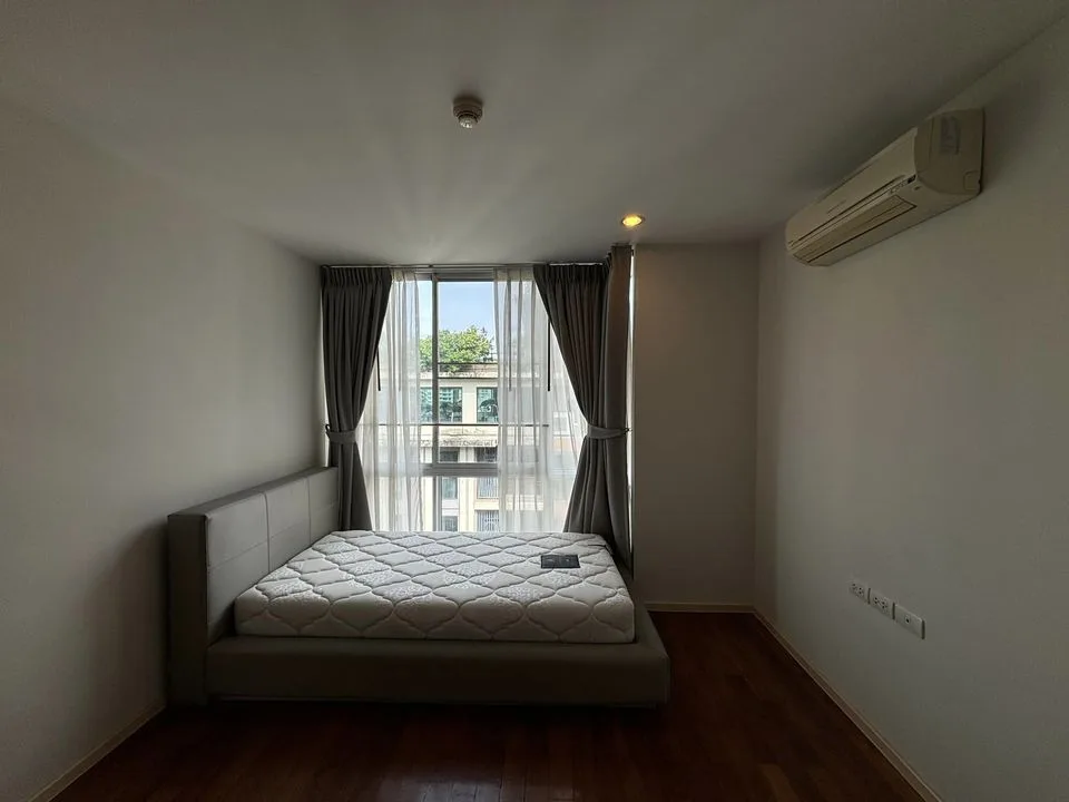Property photos for Siri On 8