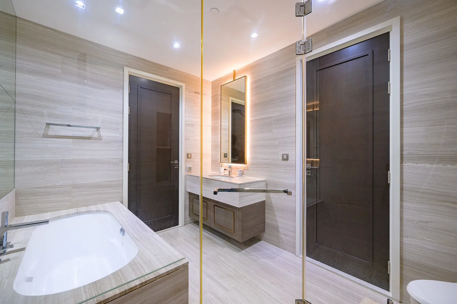 Property photos for The Diplomat 39