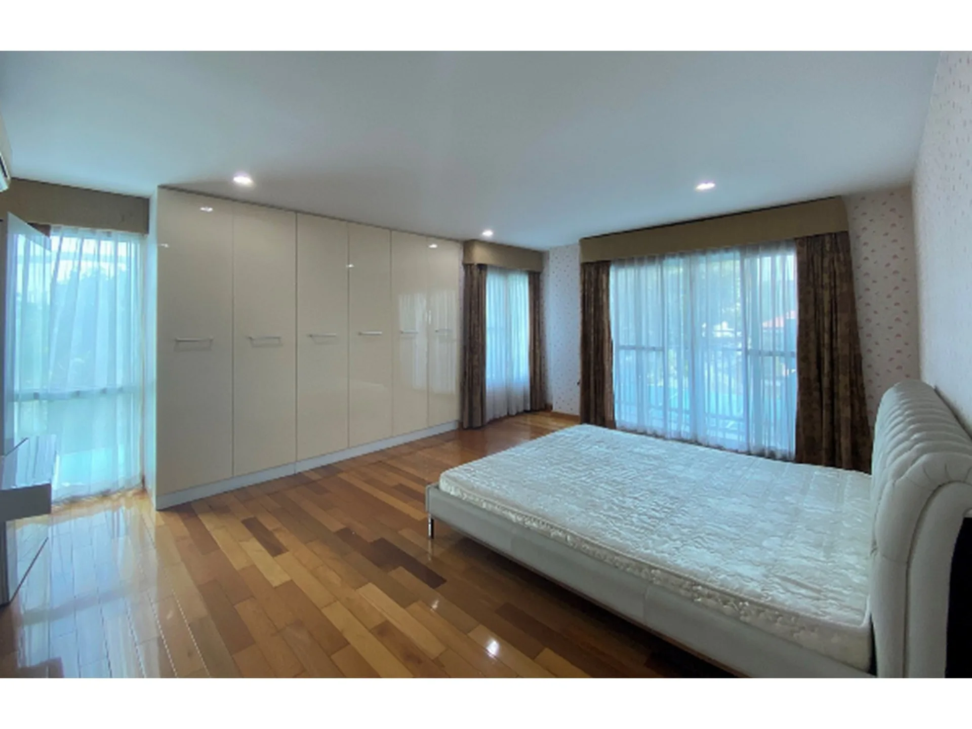 Property photos for Le Celeste Rama 9 - Srinakarin