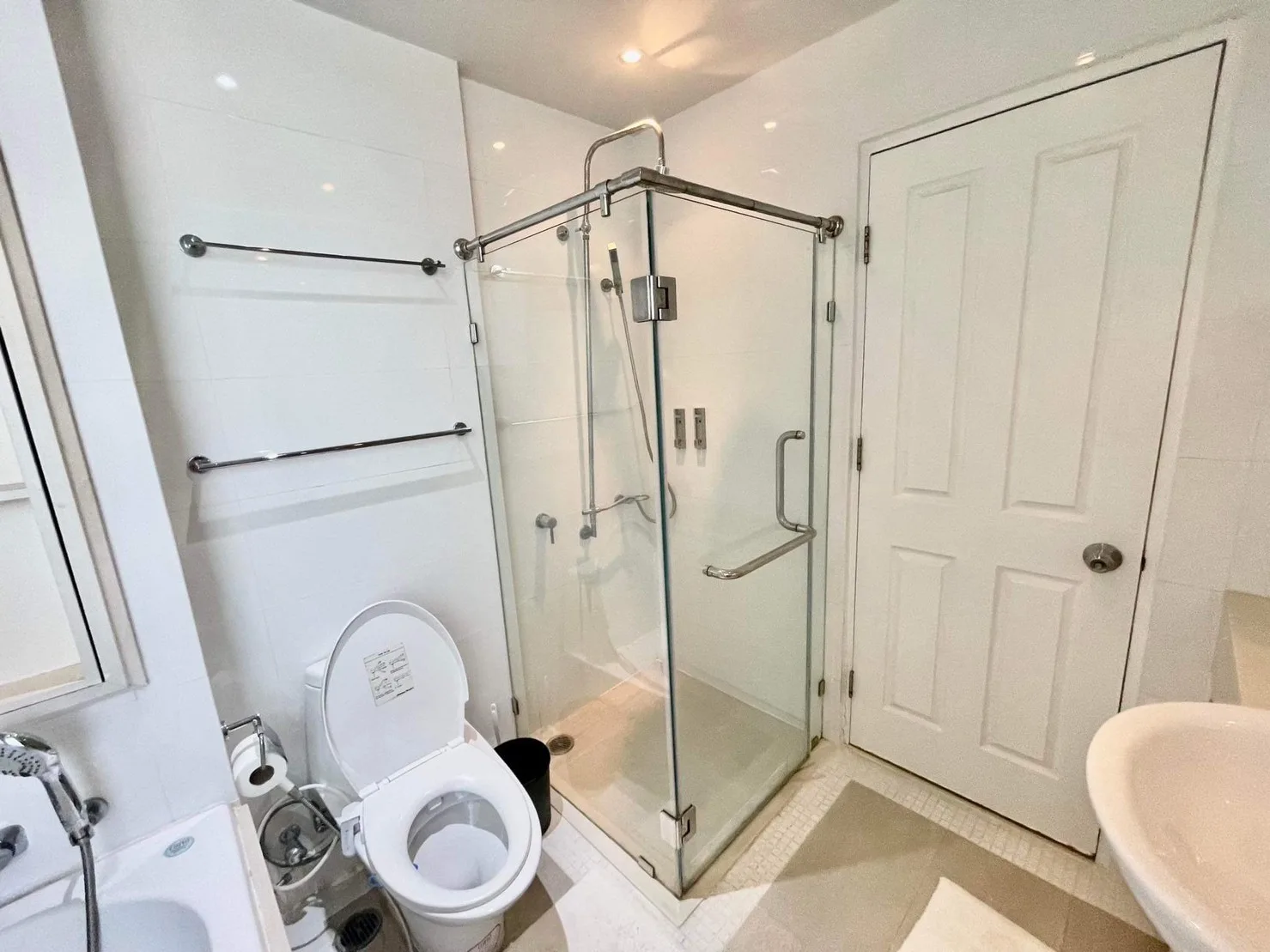 Property photos for Siri Residence