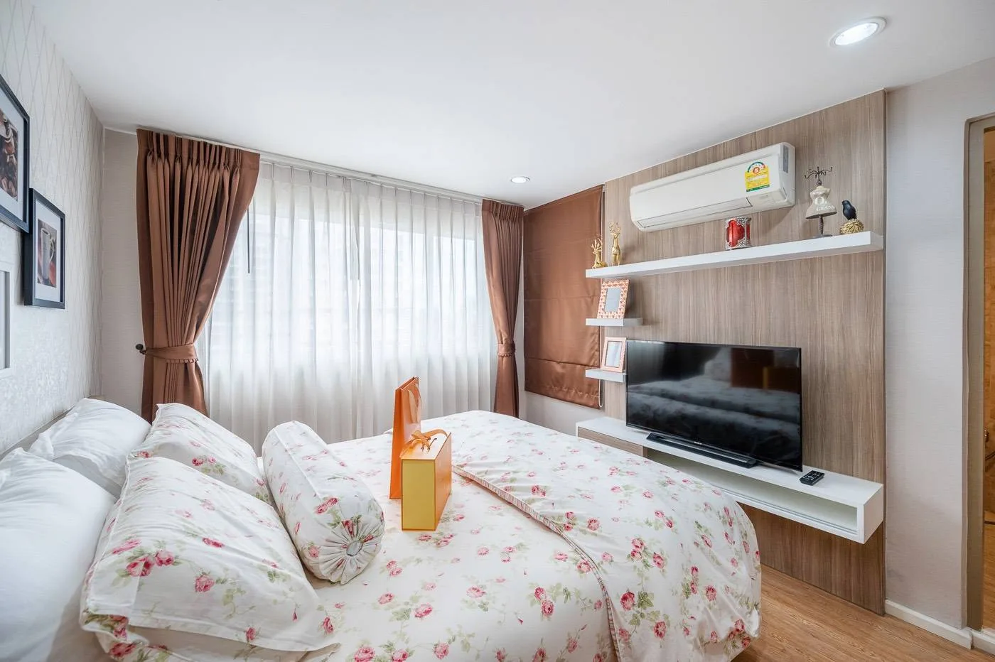 Property photos for Petch 9 Tower