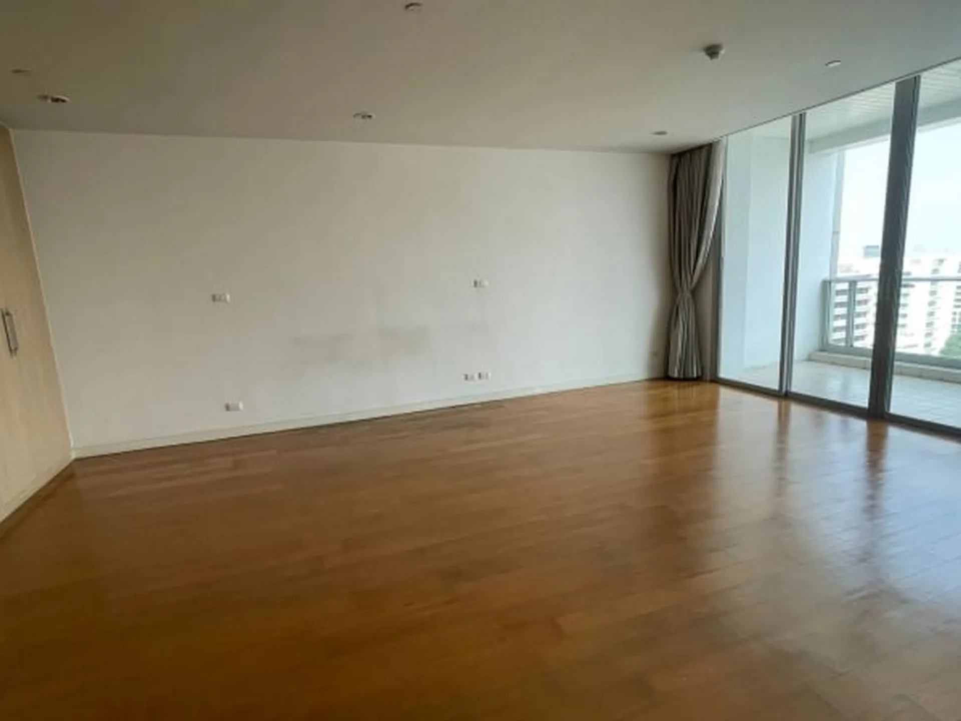 Property photos for Chamchuri Square Residence