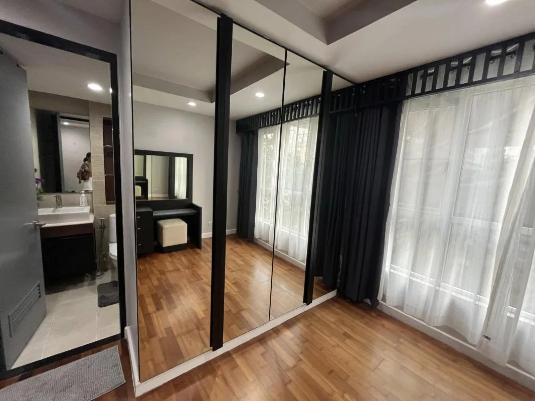 Property photos for Avenue 61