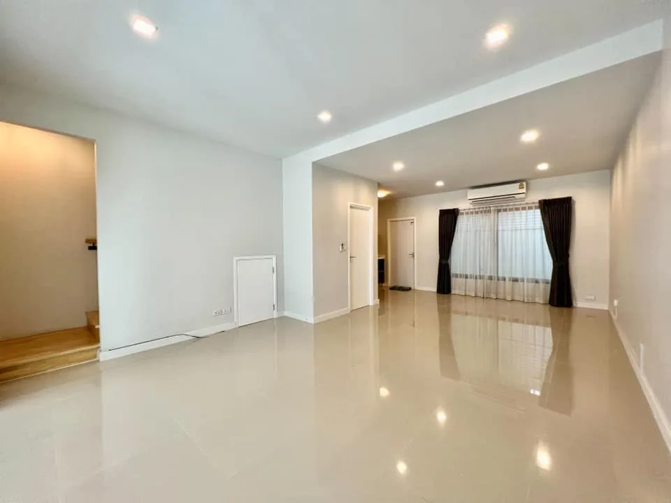 Property photos for Plex Bangna