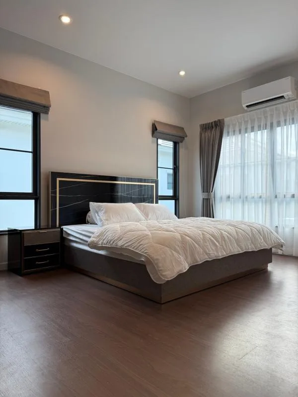 Property photos for Sansiri 10 East