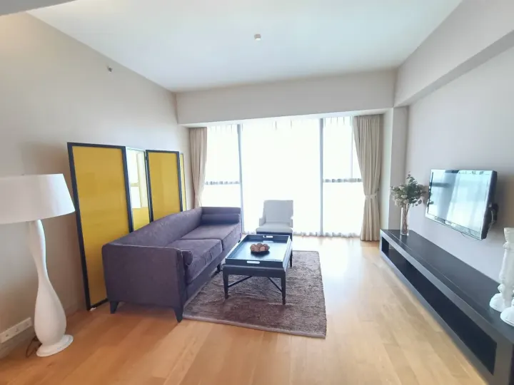 Property photos for The Met
