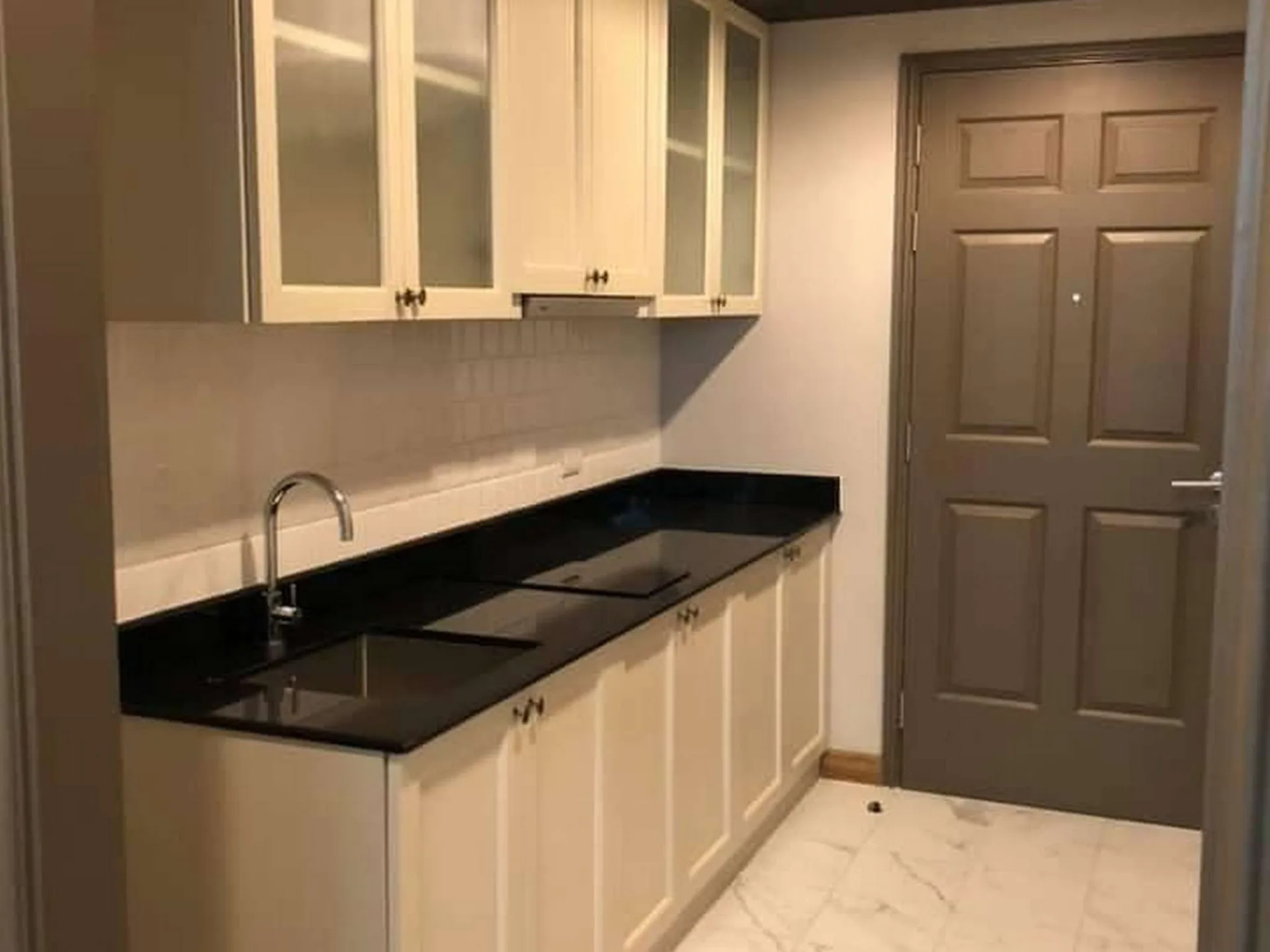 Property photos for The Reserve - Kasemsan 3