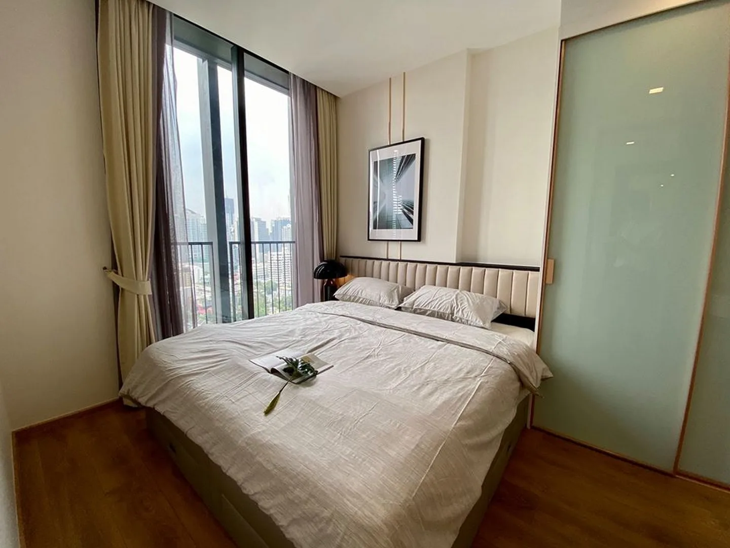 Property photos for Noble BE 33