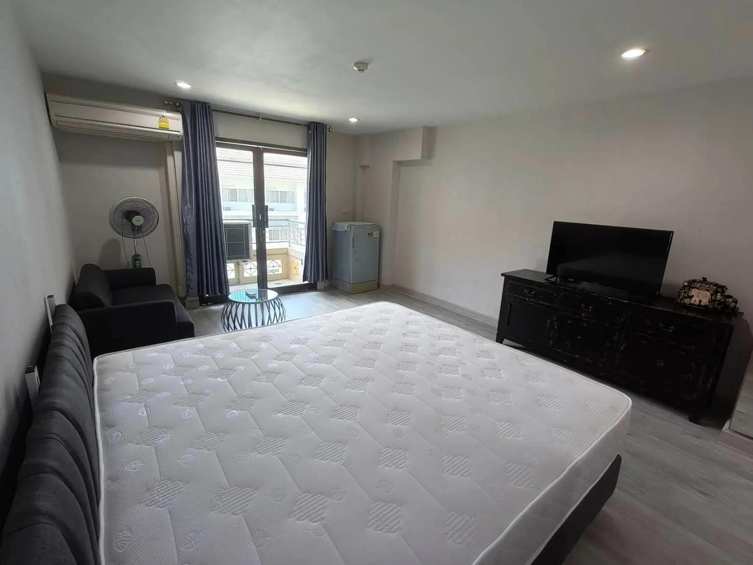 Property photos for Silom Terrace