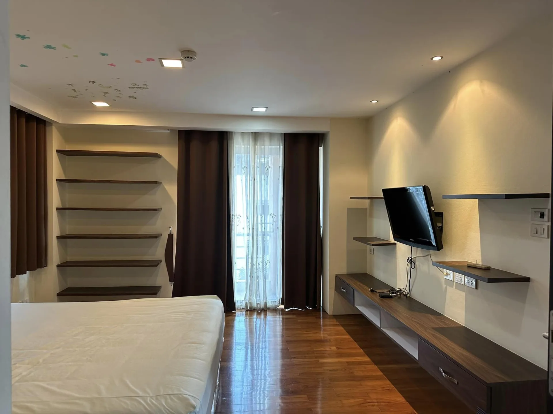 Property photos for Sompob House