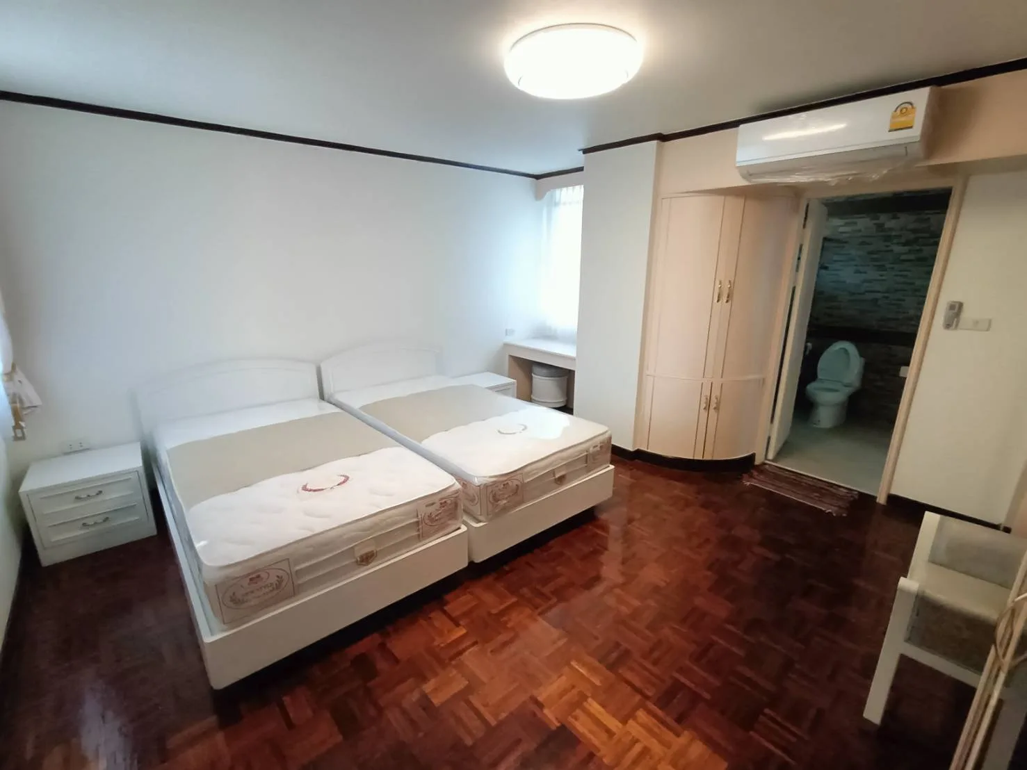 Property photos for Tongtip Mansion