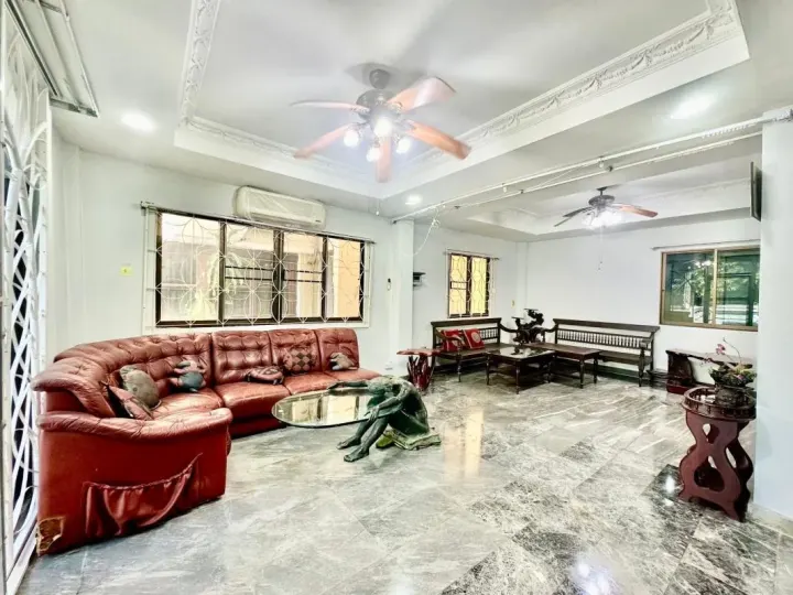 Property photos for Single House 4/109