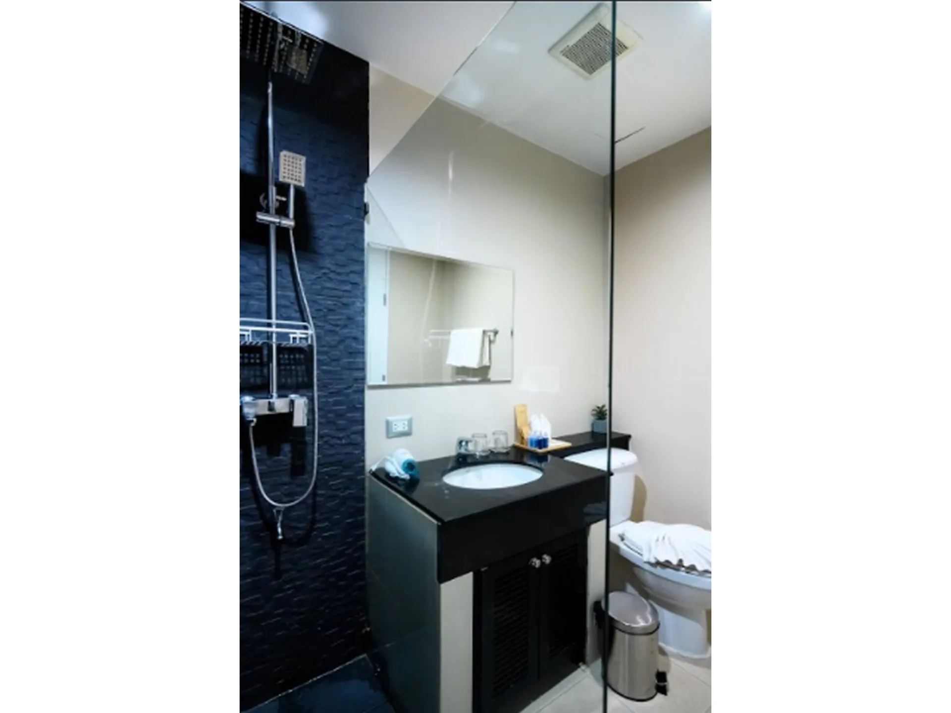 Property photos for Benviar Tonson Residence