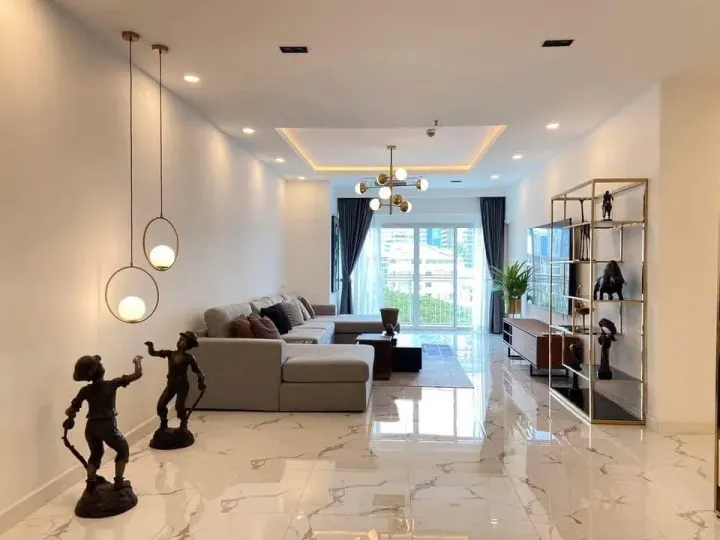 Property photos for Noble Ora