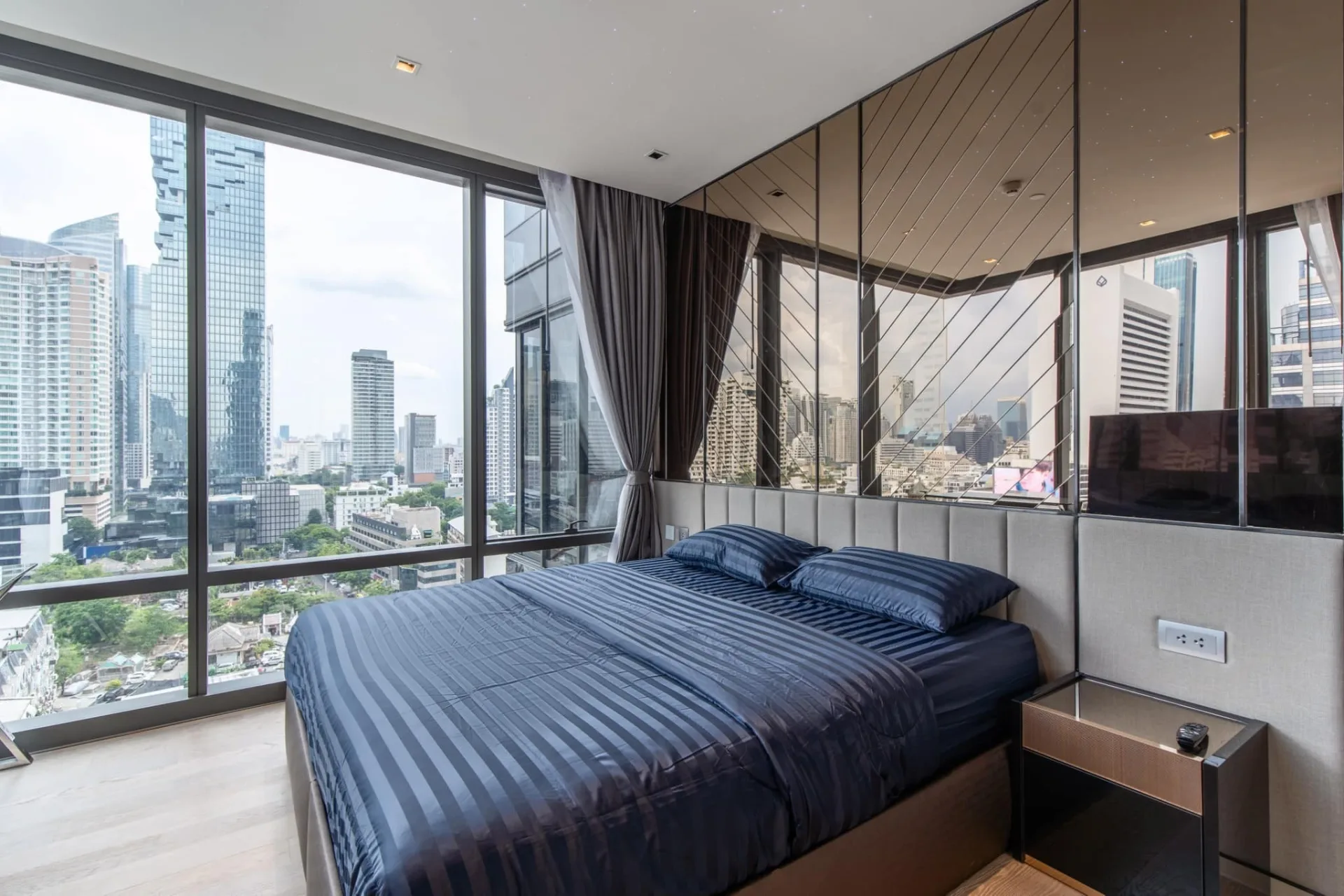 Property photos for Ashton Silom