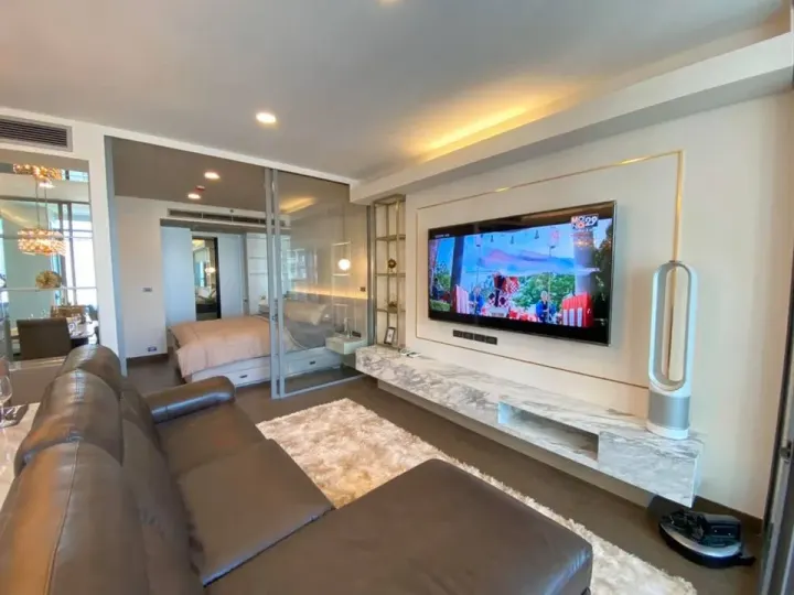 Property photos for Siamese Exclusive Queens