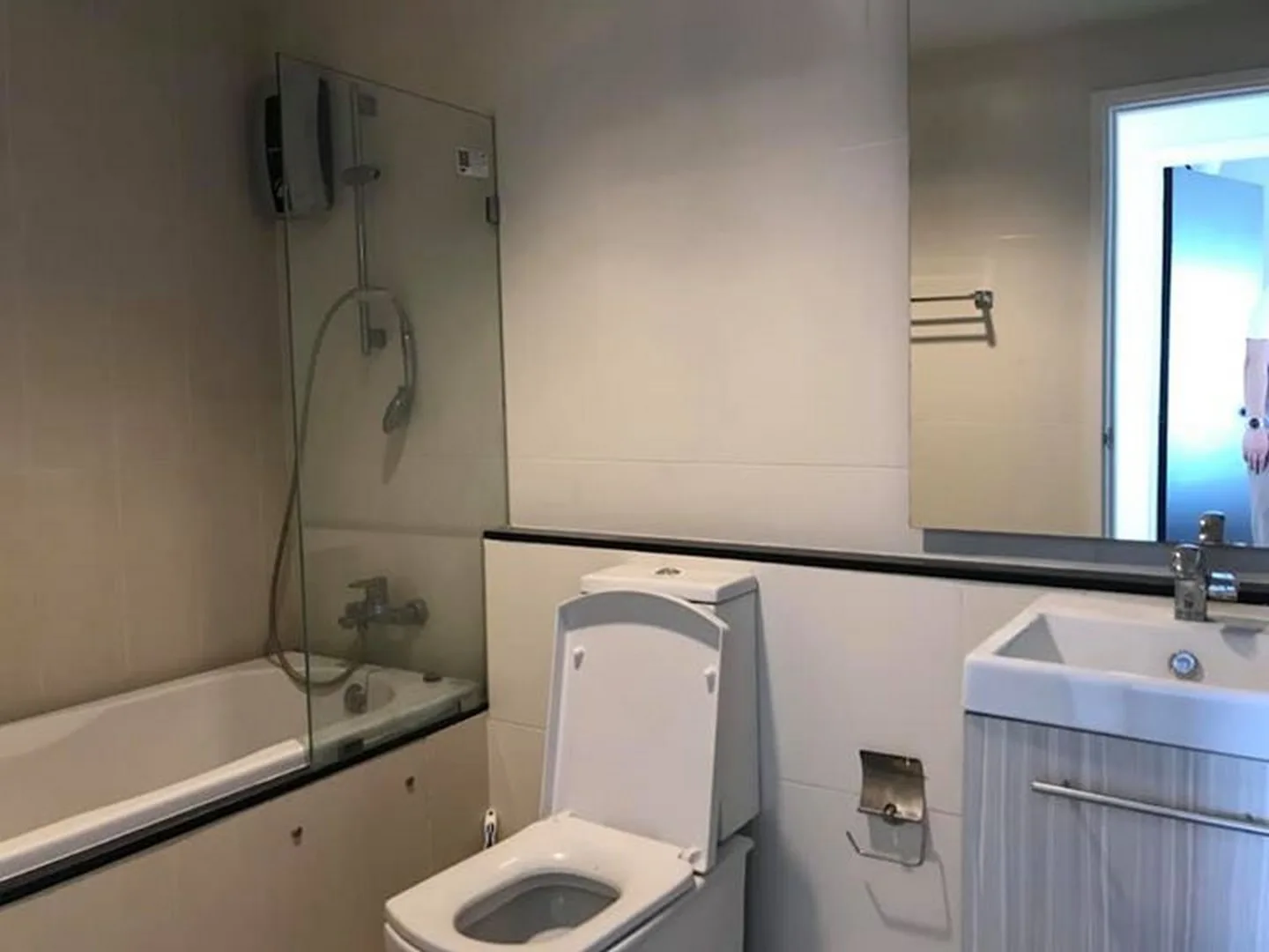 Property photos for Knightsbridge Bearing