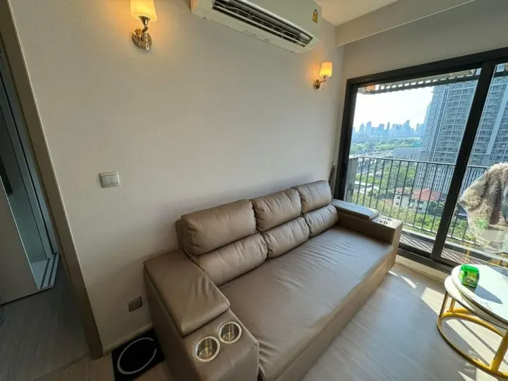 Property photos for Life Asoke Hype